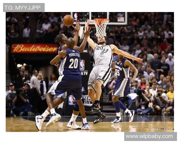 猛龙与勇士激战正酣1月14日精彩对决引发球迷热议